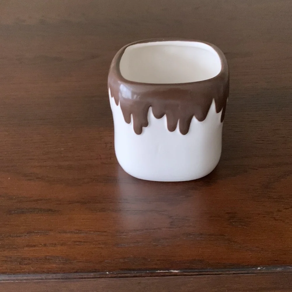 Adorable Nick Nack or Pencil Holder